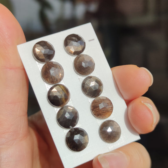 Cabujones Redondos de Piedra Sol Negra Facetada 10mm