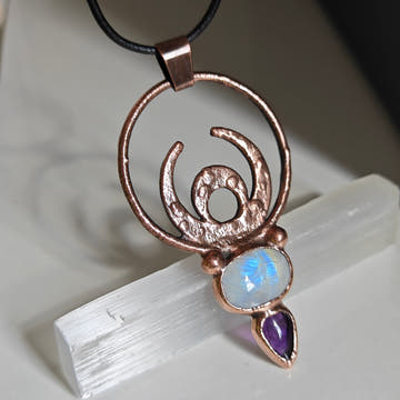 Colgante Luna Triple — Piedra Luna y Amatista