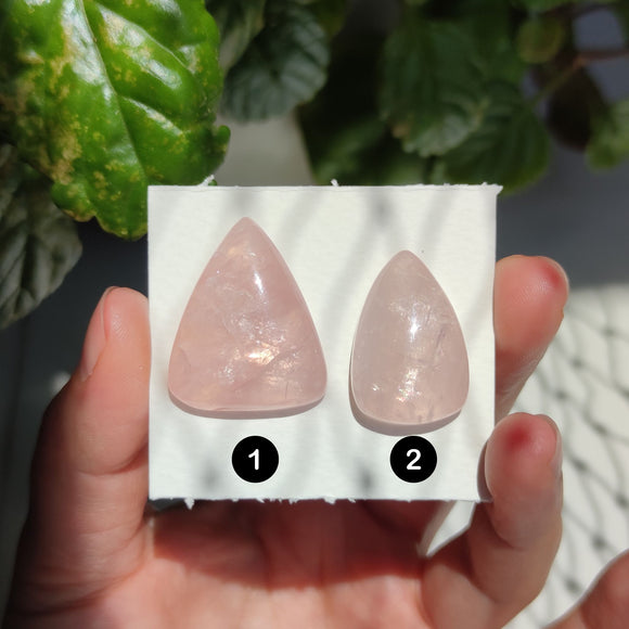 Cabujón ovalado de cuarzo rosa – Piedra pulida para joyería emocional y terapéutica