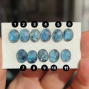 Cabujones Ovalados de Cianita Azul Musgo en Corte Rosa-3