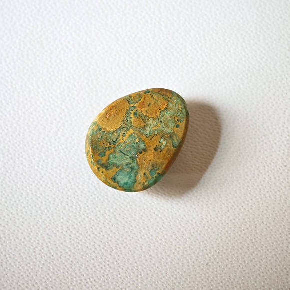 Variscite cabochon from Palazuelos, Teardrop