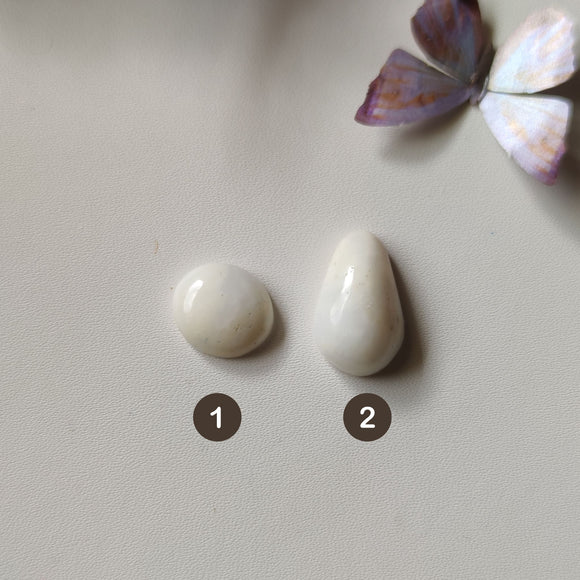 Cabujones de Ópalo Lechoso Blanco