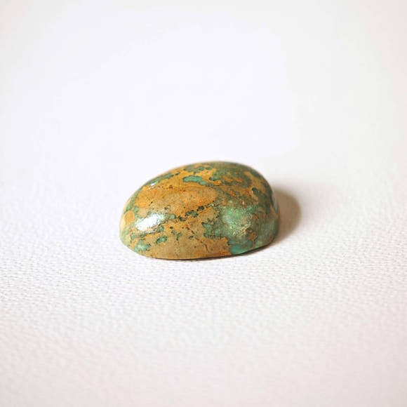 Variscite cabochon from Palazuelos, Teardrop