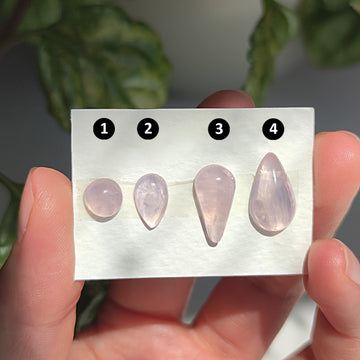 Cabujones Pequeños de Cuarzo Rosa