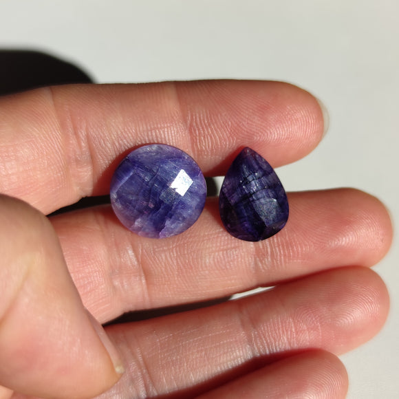 Cabujones de Sillimanita Azul en Tallado Rosa