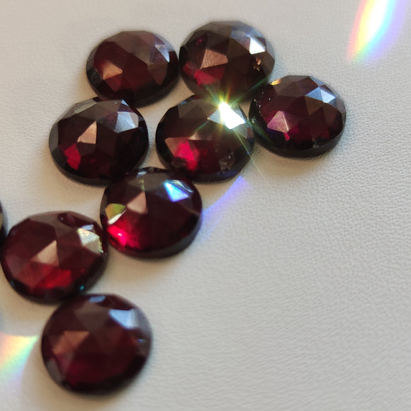 Cabujones Redondos de Granate Rodolita 10mm en Tallado Rosa