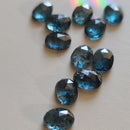 Cabujones Ovalados de Cianita Azul Musgo en Corte Rosa-5