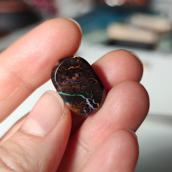 Boulder Opal Oval Cabochon Australian Boulder nr.15