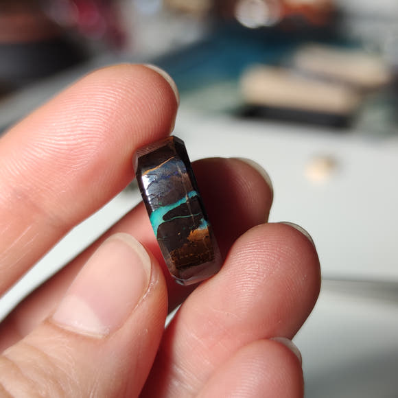 Boulder Opal Oval Cabochon Australian Boulder nr.15