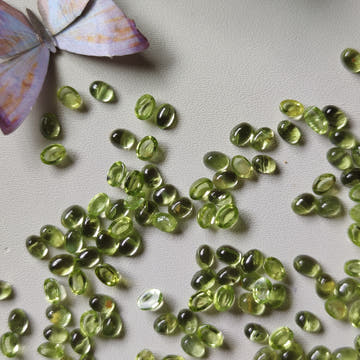 Mini Oval Peridot 4x3mm and 5x4mm - 0