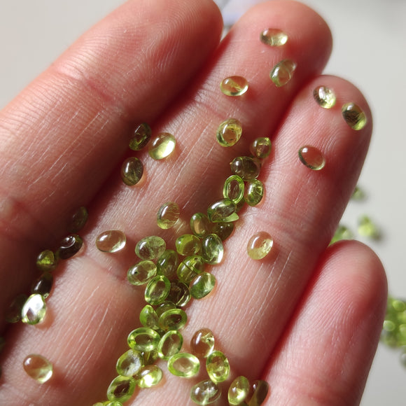 Mini Peridoto Ovalado 4x3mm y 5x4mm