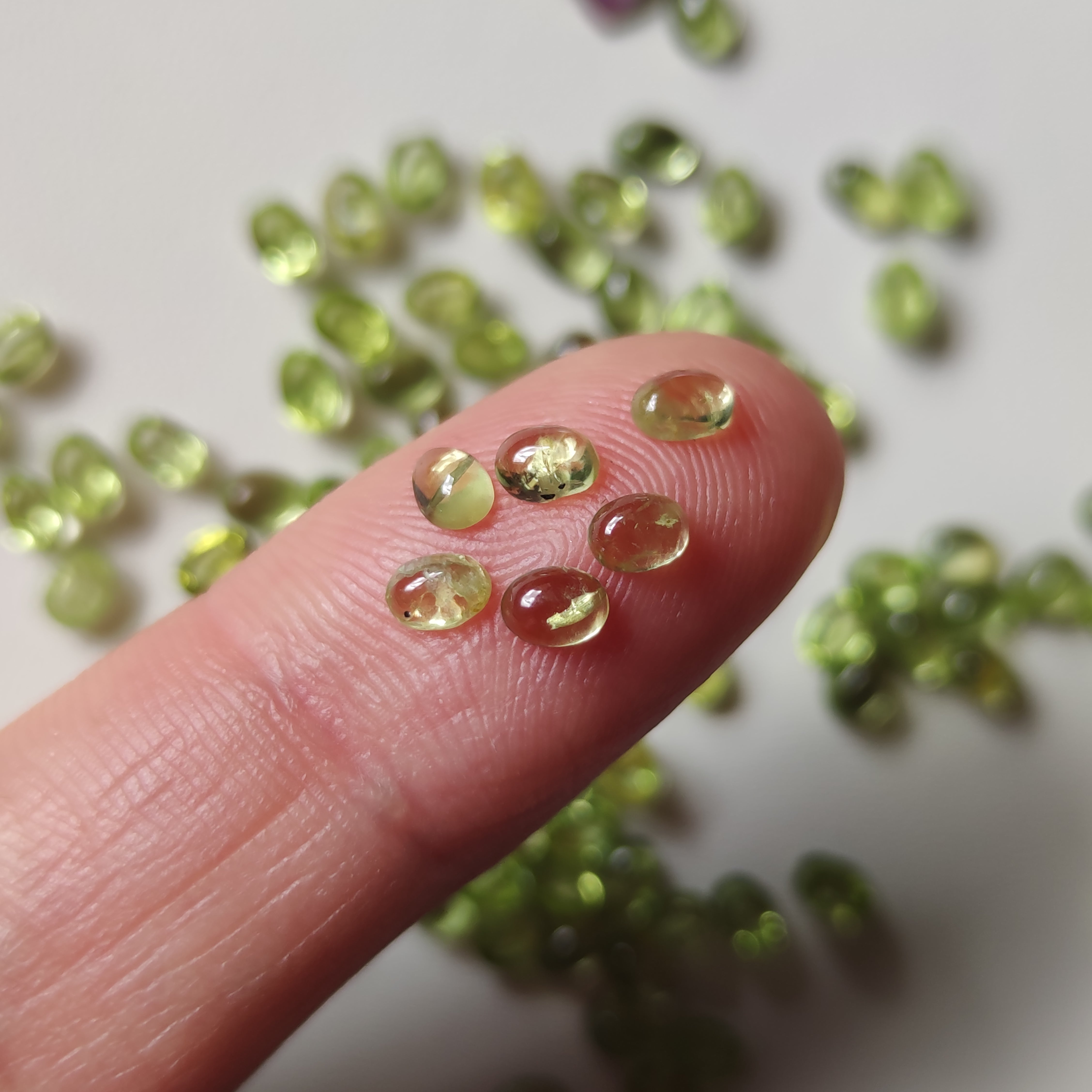 Mini Peridoto Ovalado 4x3mm y 5x4mm