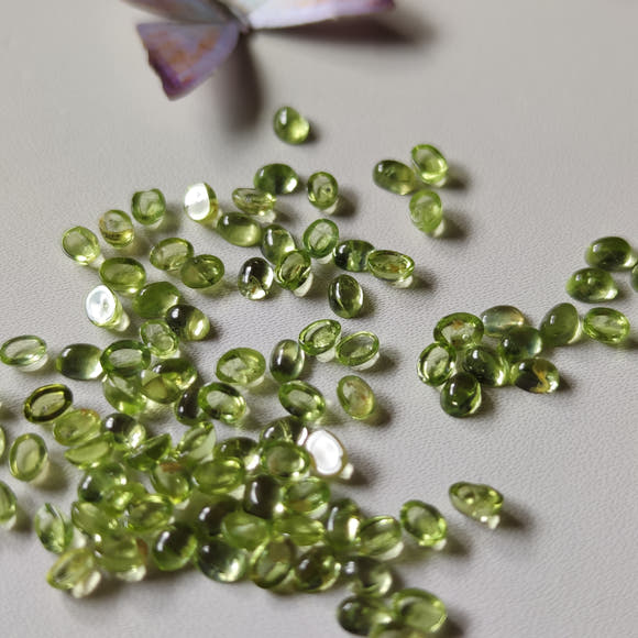 Mini Oval Peridot 4x3mm and 5x4mm