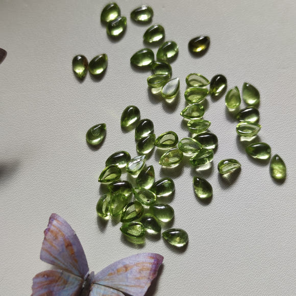 Mini Peridot Teardrop 6x4mm