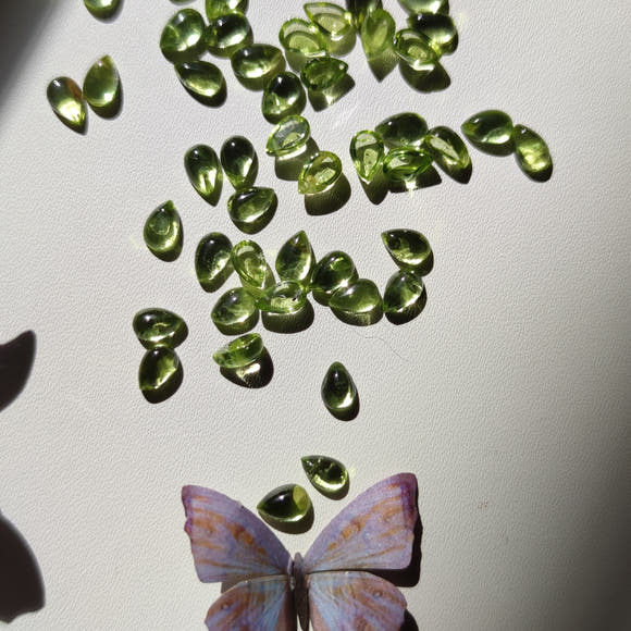 Mini Peridot Teardrop 6x4mm