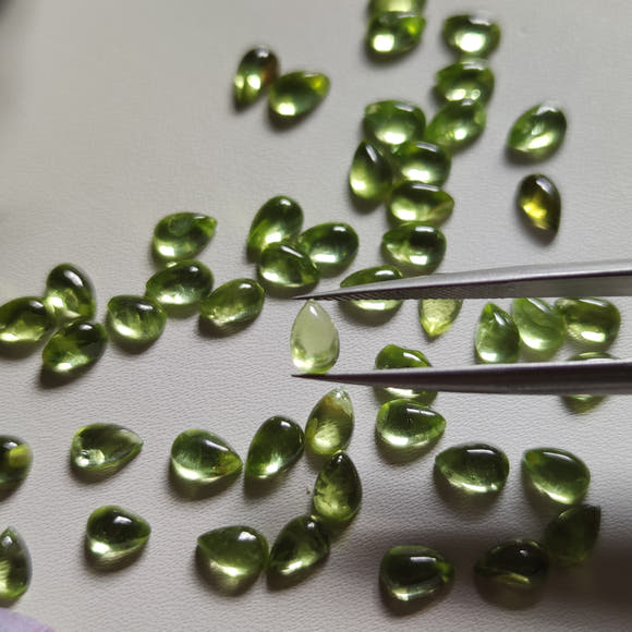 Mini Peridot Teardrop 6x4mm
