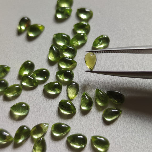 Mini Peridot Teardrop 6x4mm