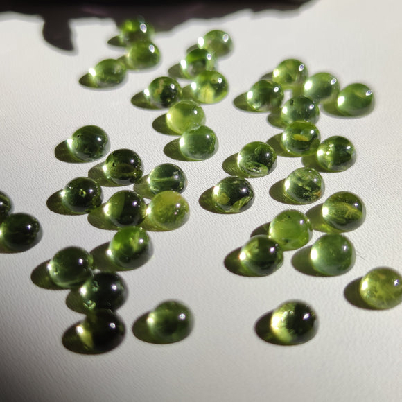 Cabujones Mini Redondos de Peridoto 5mm