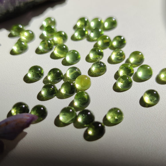Cabujones Mini Redondos de Peridoto 5mm