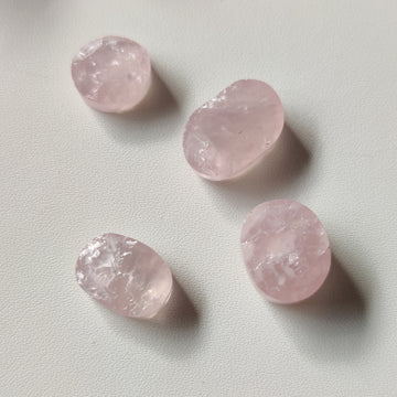 Cabujón Pequeños de  Cuarzo Rosa en Bruto