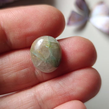 Cabujón Ovalado  de Shattuckita en Cuarzo