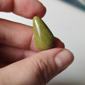 Cabujón Lagrima de Ópalo Verde