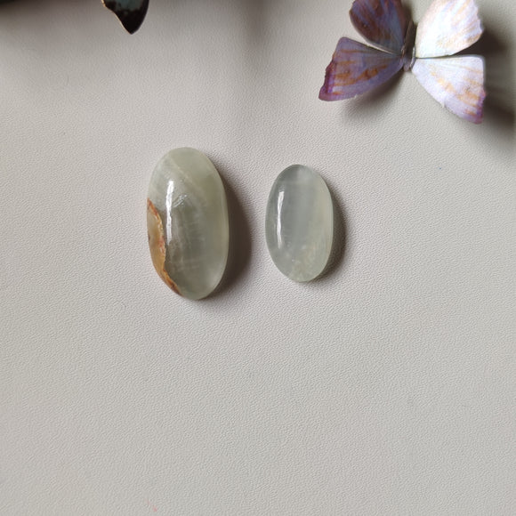 Calcita Azul Ovalada Tallada a Mano