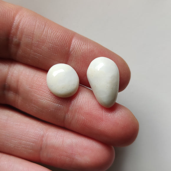 Cabujones de Ópalo Lechoso Blanco
