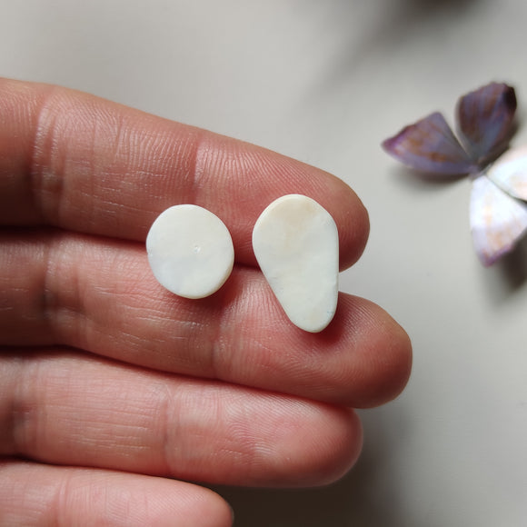 Cabujones de Ópalo Lechoso Blanco