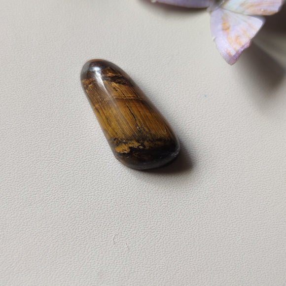 Cabujón de Ojo de Tigre en Forma Libre