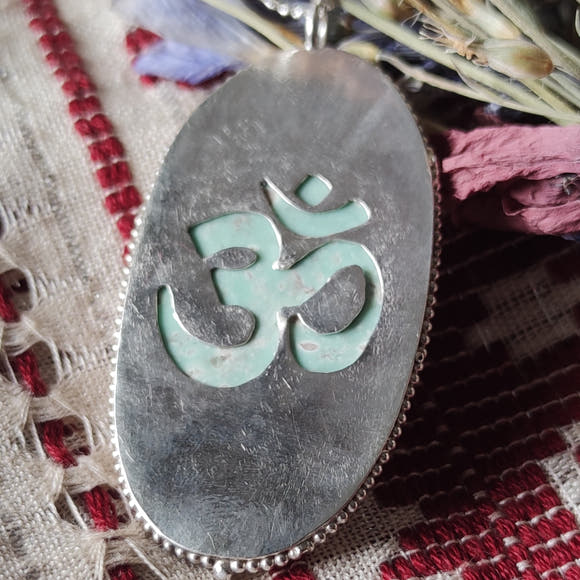AUM Pendant · Utah Variscite