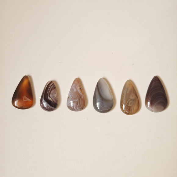 Ágata de Botsuana Cabujones Pequeños Forma Lagrima