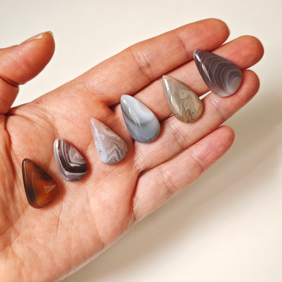 Ágata de Botsuana Cabujones Pequeños Forma Lagrima