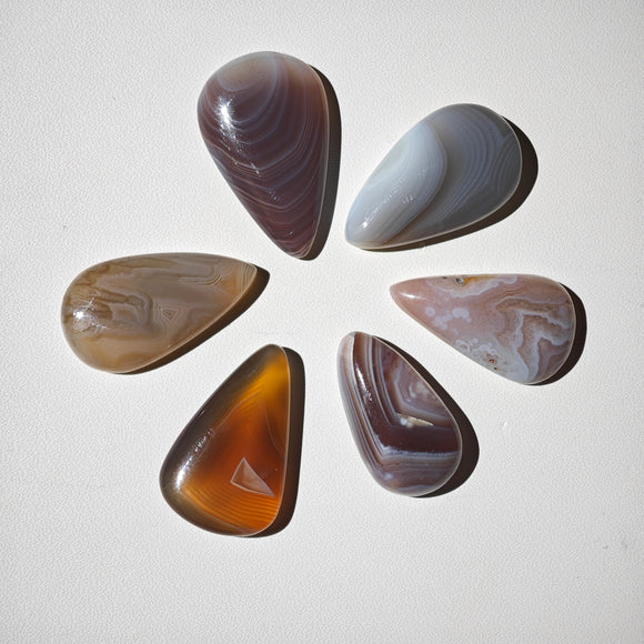 Ágata de Botsuana Cabujones Pequeños Forma Lagrima