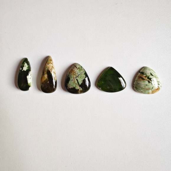 Chrome Chalcedony Teardrop · Zimbabwe Green