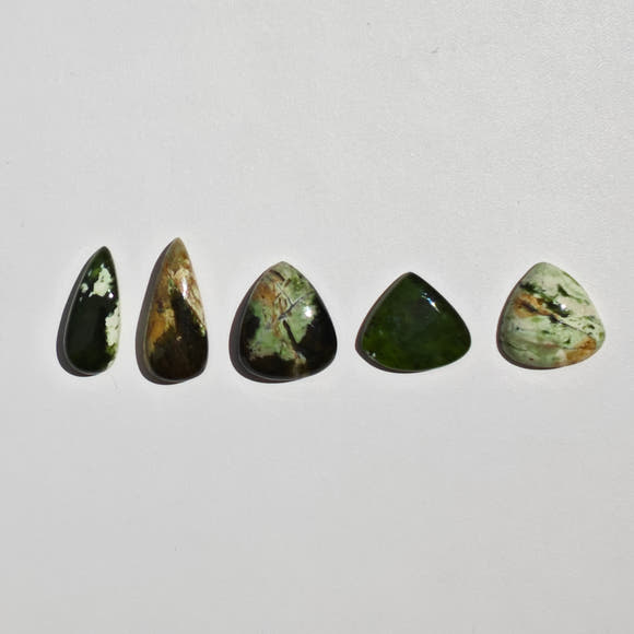 Chrome Chalcedony Teardrop · Zimbabwe Green