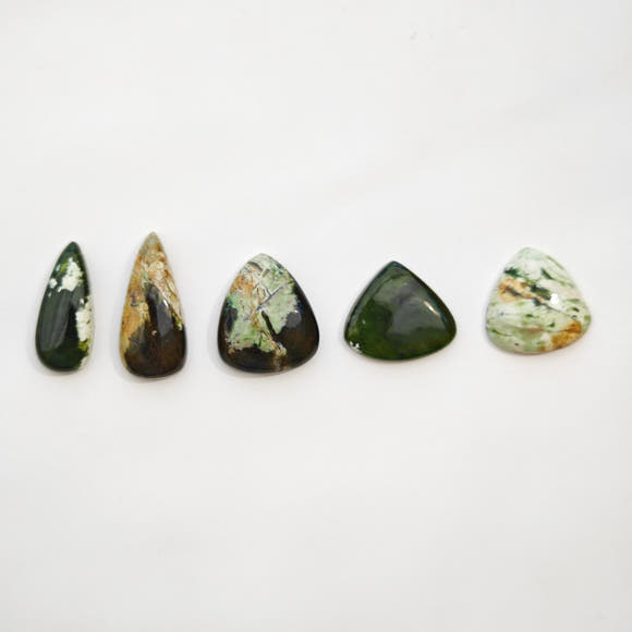 Chrome Chalcedony Teardrop · Zimbabwe Green