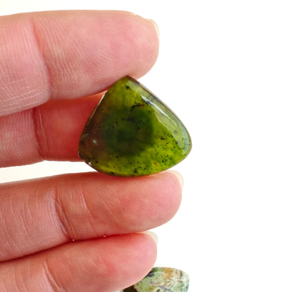 Chrome Chalcedony Teardrop · Zimbabwe Green