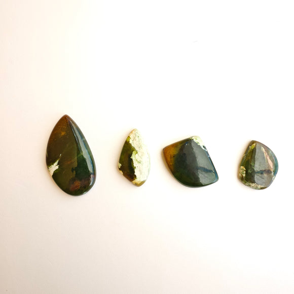 Calcedonia de Cromo Cabujones Forma Libre