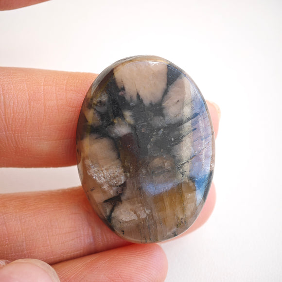 Quiastolita Cabujon Ovalado