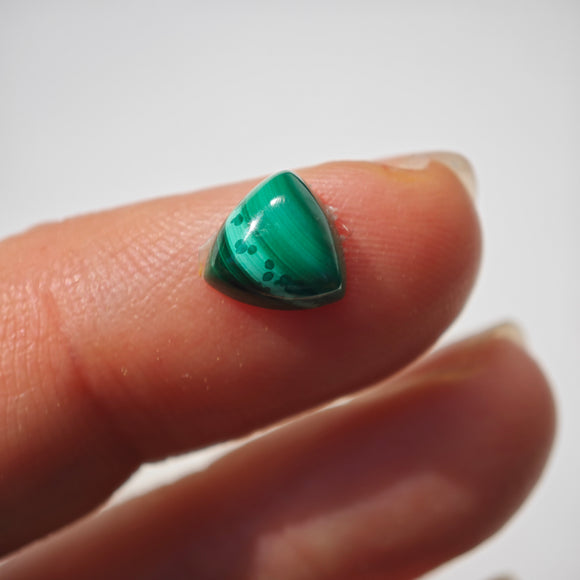 8mm Malaquita Cabujones Triangulares