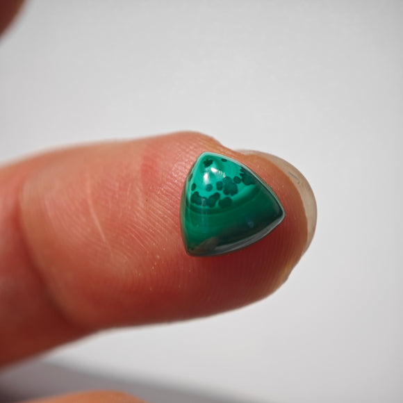 8mm Malaquita Cabujones Triangulares