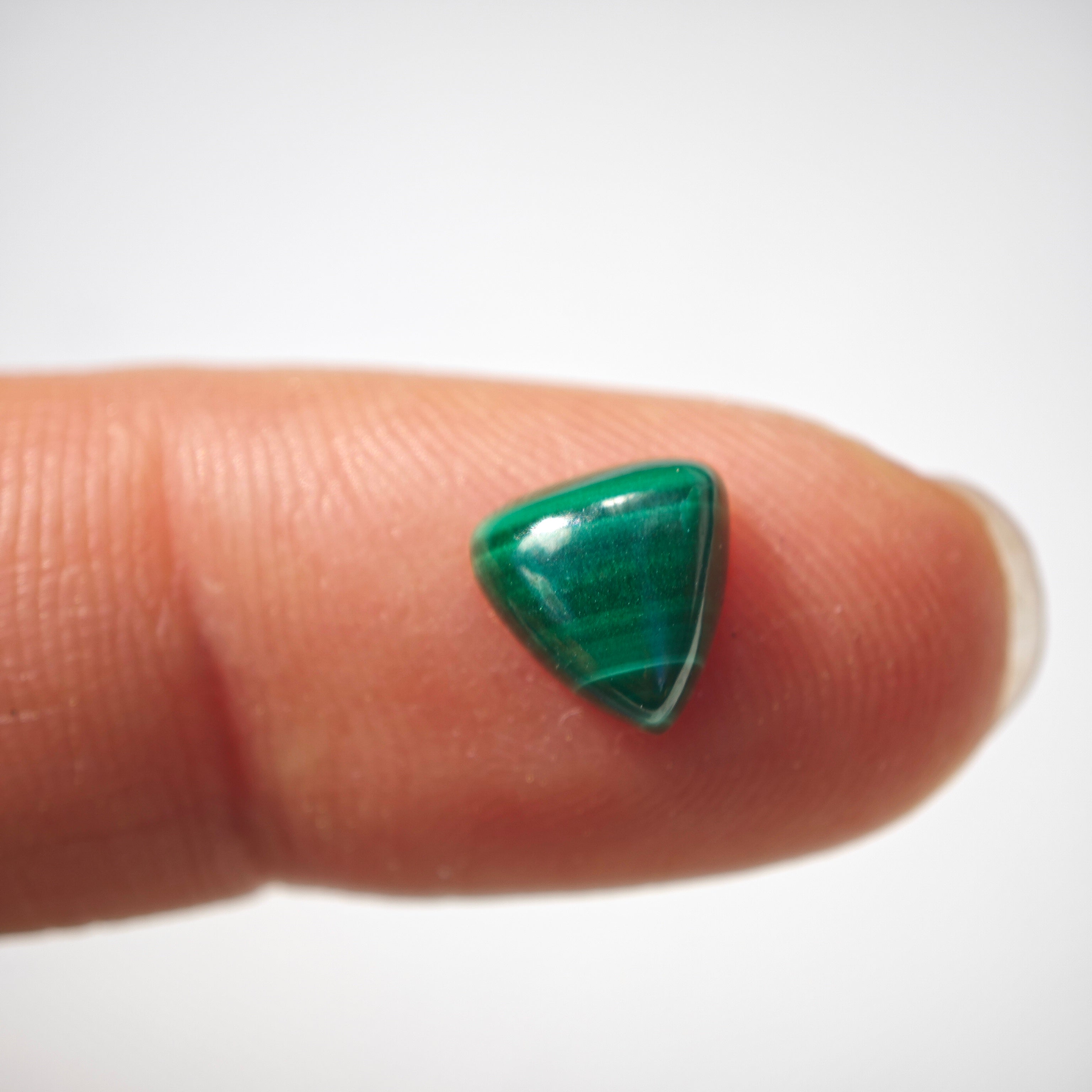 8mm Malaquita Cabujones Triangulares