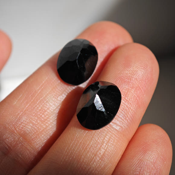 Black Spinel Oval Cut 13x10mm