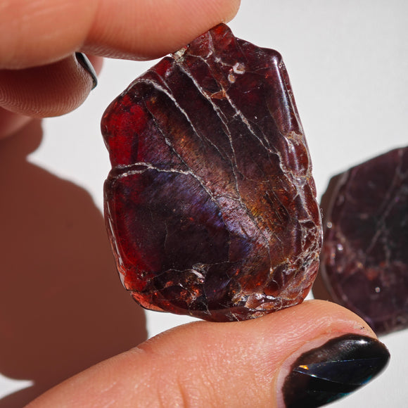 Rebanadas de Granate Almandino en Bruto