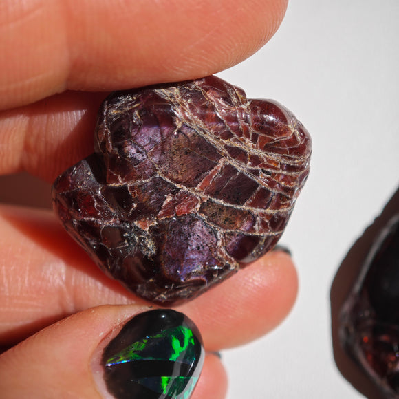 Rebanadas de Granate Almandino en Bruto