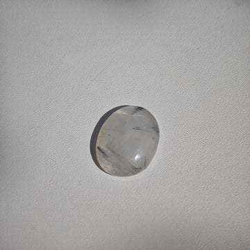 Cabujón Ovalado  de Cuarzo con Rutilo Negro