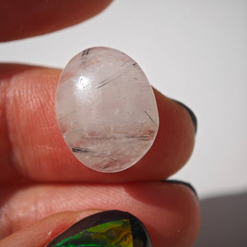 Cabujón Ovalado  de Cuarzo con Rutilo Negro - 0