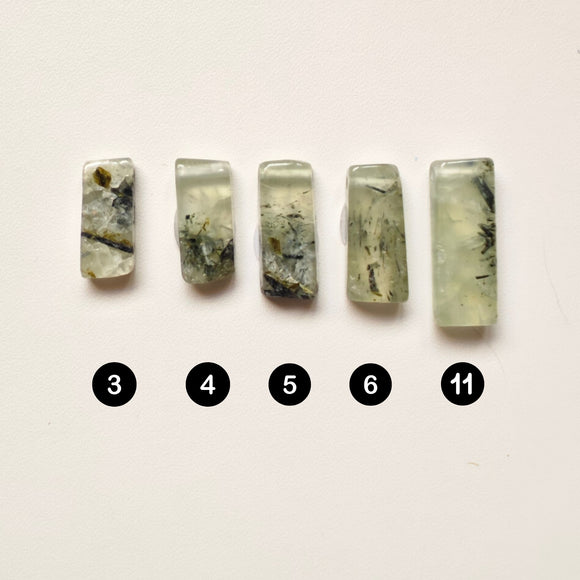 Prehnita Rectangular con Agujero