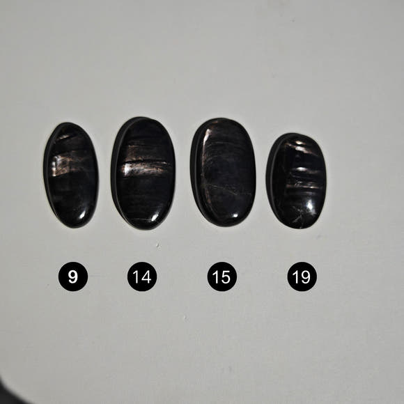 Hiperstena Oval · Cabujón Schiller